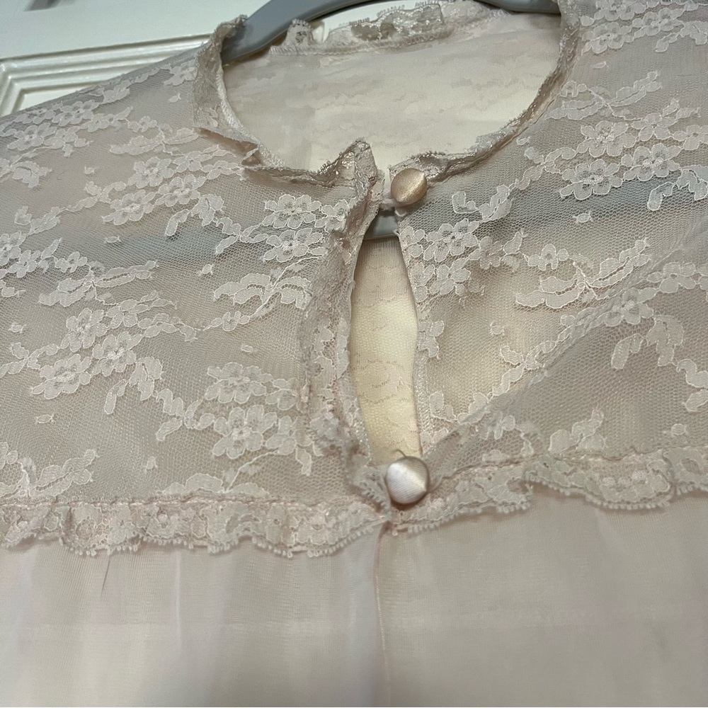 Vintage Lace Bed Jacket - Picture 7 of 8